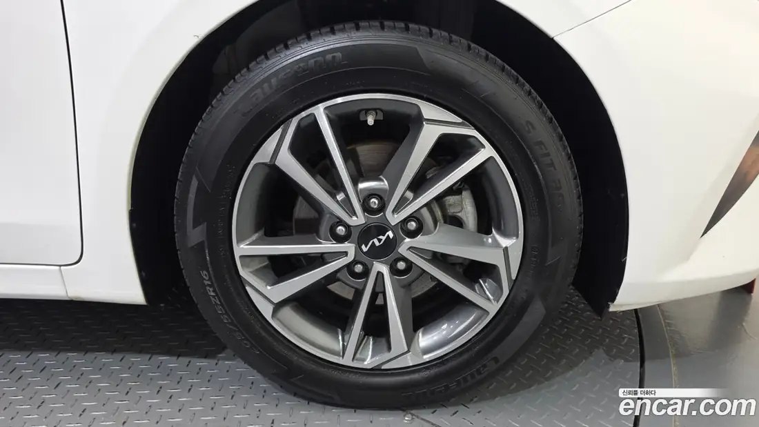 Kia K3 2023 фото 21
