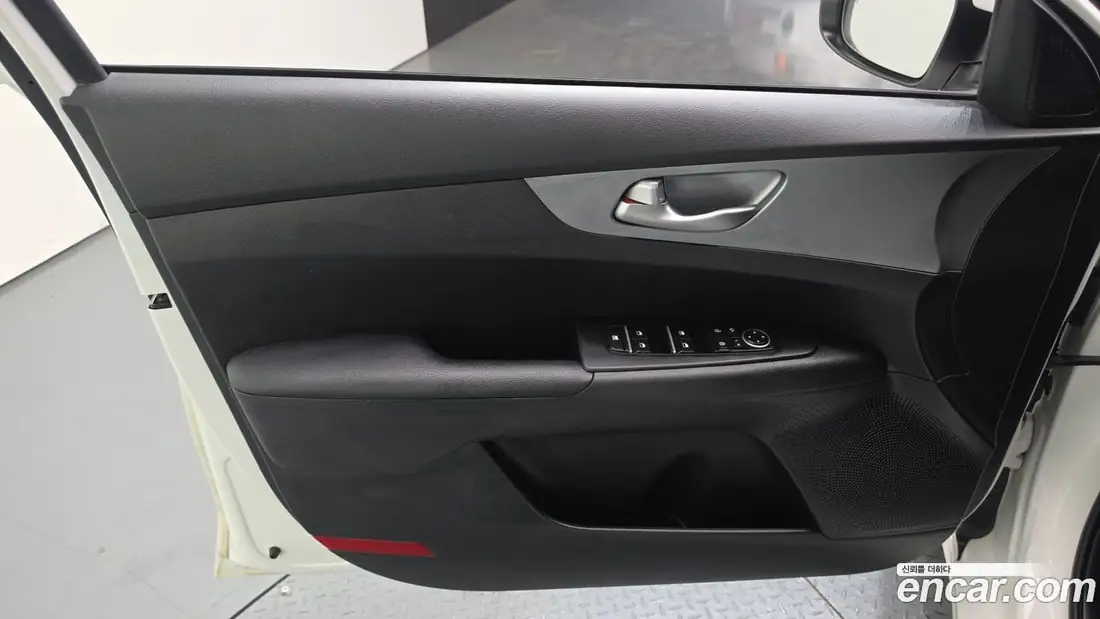 Kia K3 2023 фото 24