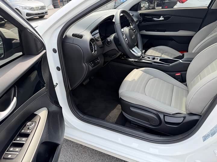 Kia K3 Luxury Ed 2023 фото 4