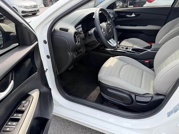 Kia K3 Luxury Ed 2023 фото 4