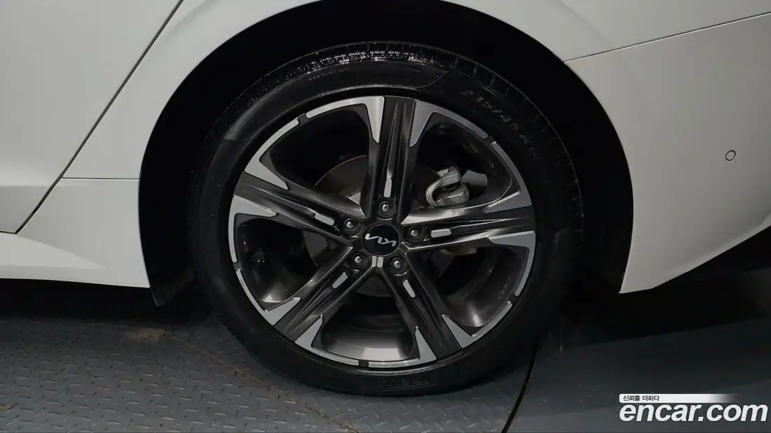 Kia K5 2022 фото 22