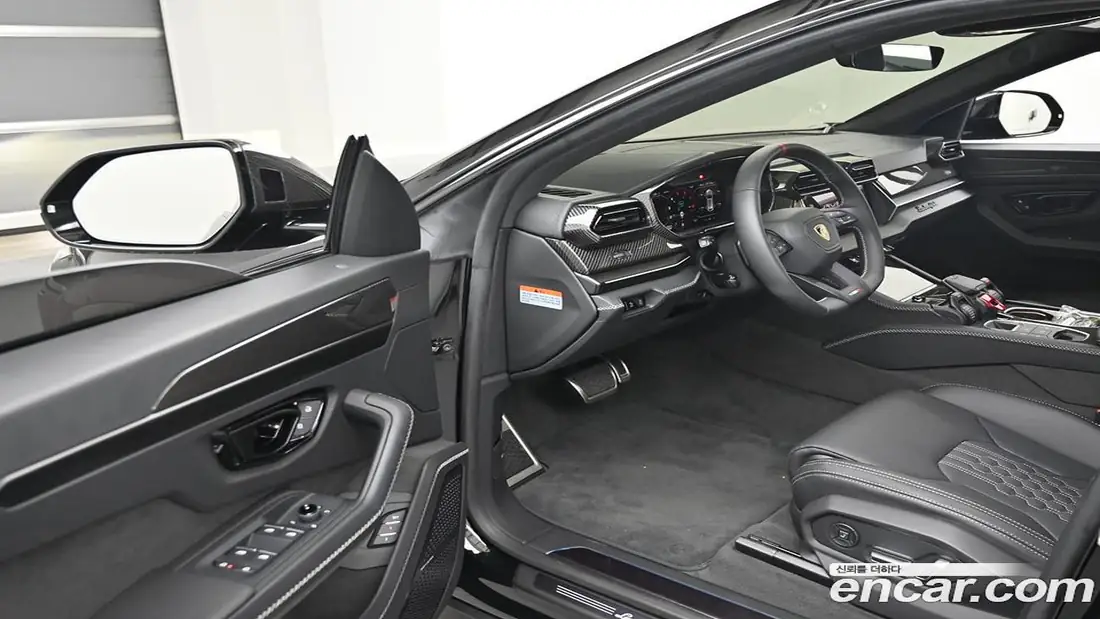 Lamborghini Urus SE 2025 фото 11