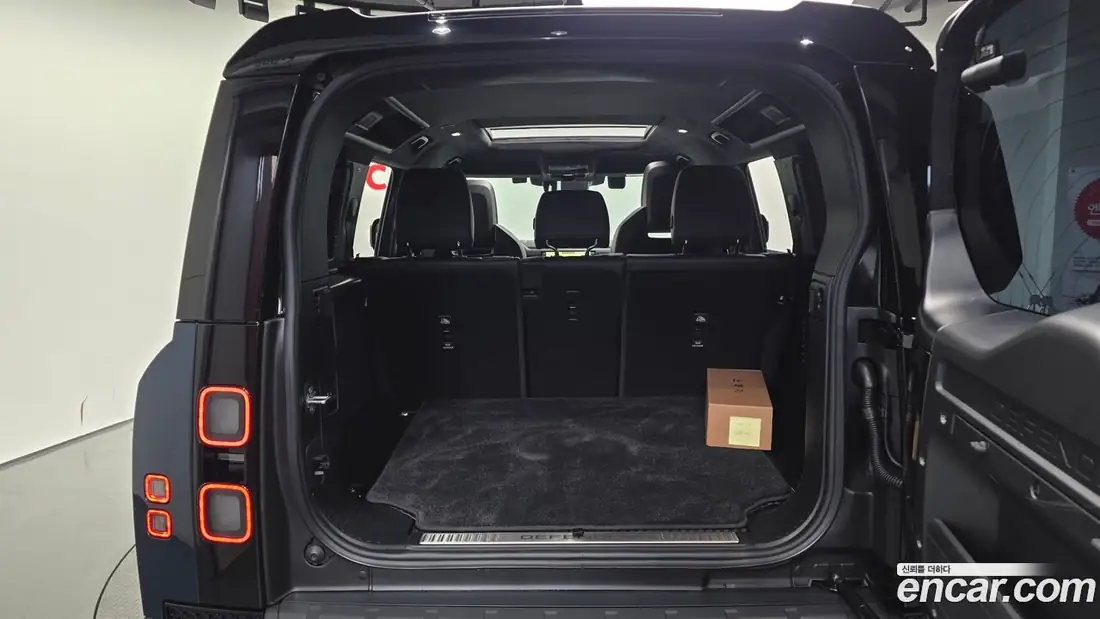 Land Rover Defender 110 Octa 2026 фото 10