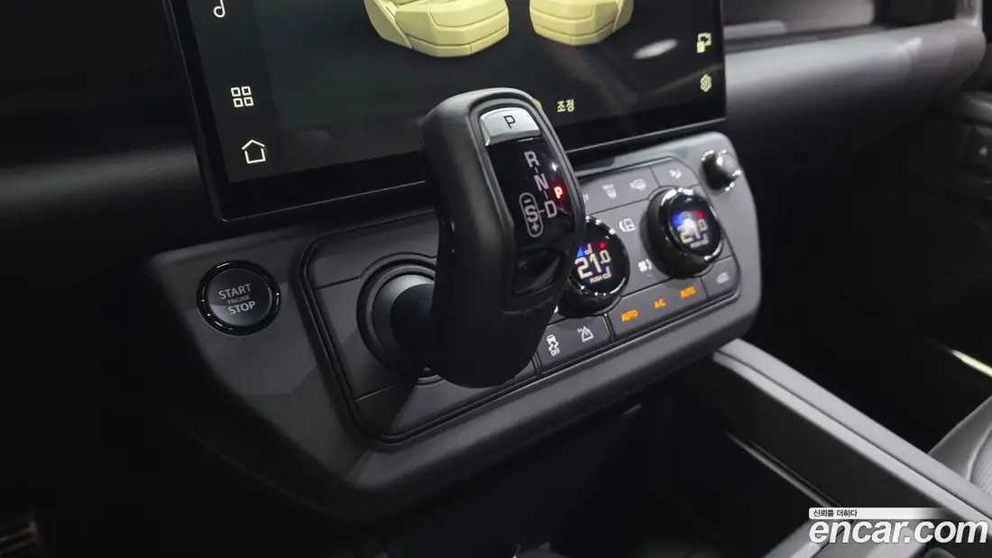 Land Rover Defender 110 Octa 2026 фото 13