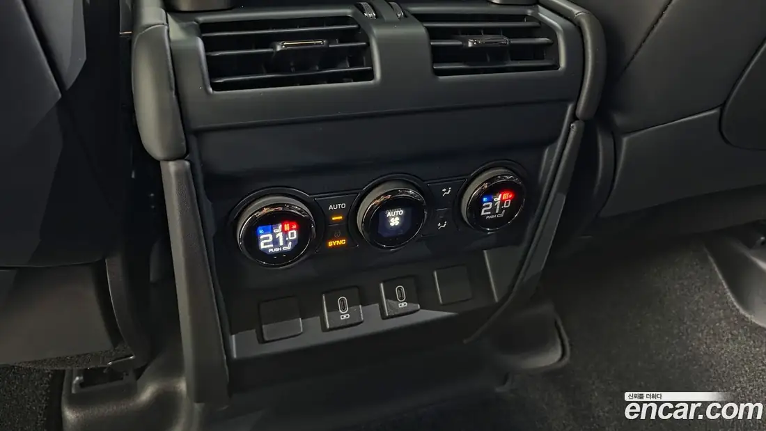 Land Rover Defender 110 Octa 2026 фото 18