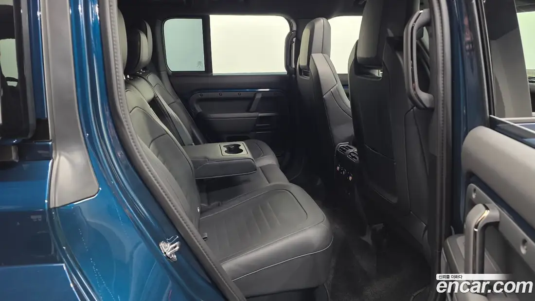 Land Rover Defender 110 Octa 2026 фото 21