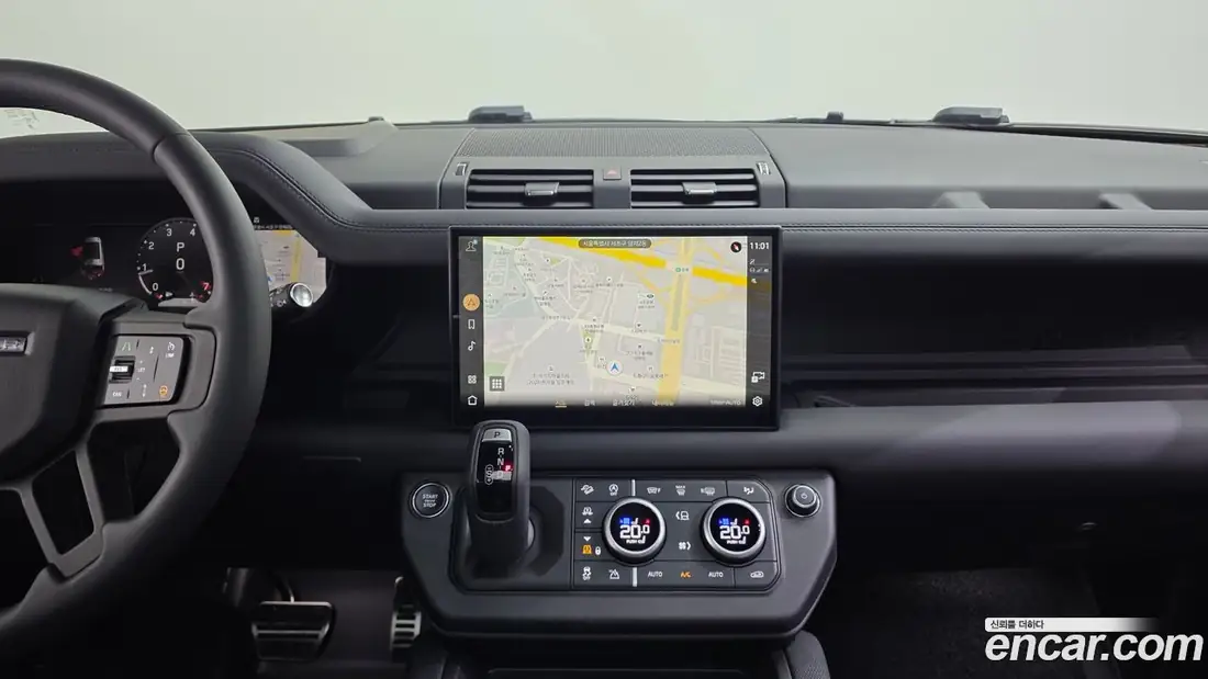 Land Rover Defender 130 2025 фото 14