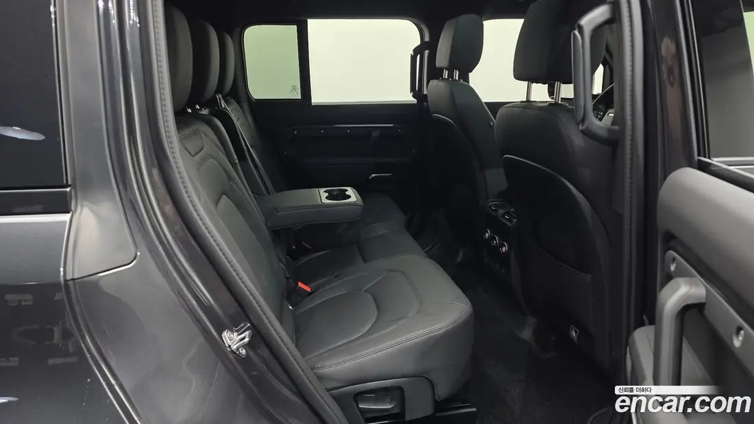 Land Rover Defender 130 2025 фото 23