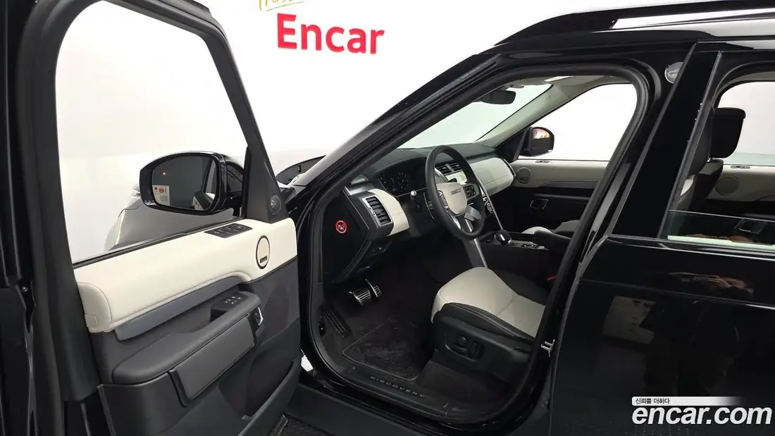 Land Rover Discovery 5 2025 фото 10