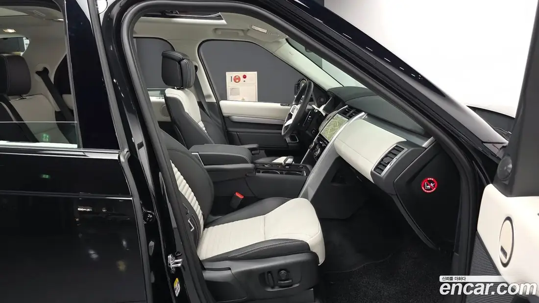 Land Rover Discovery 5 2025 фото 11