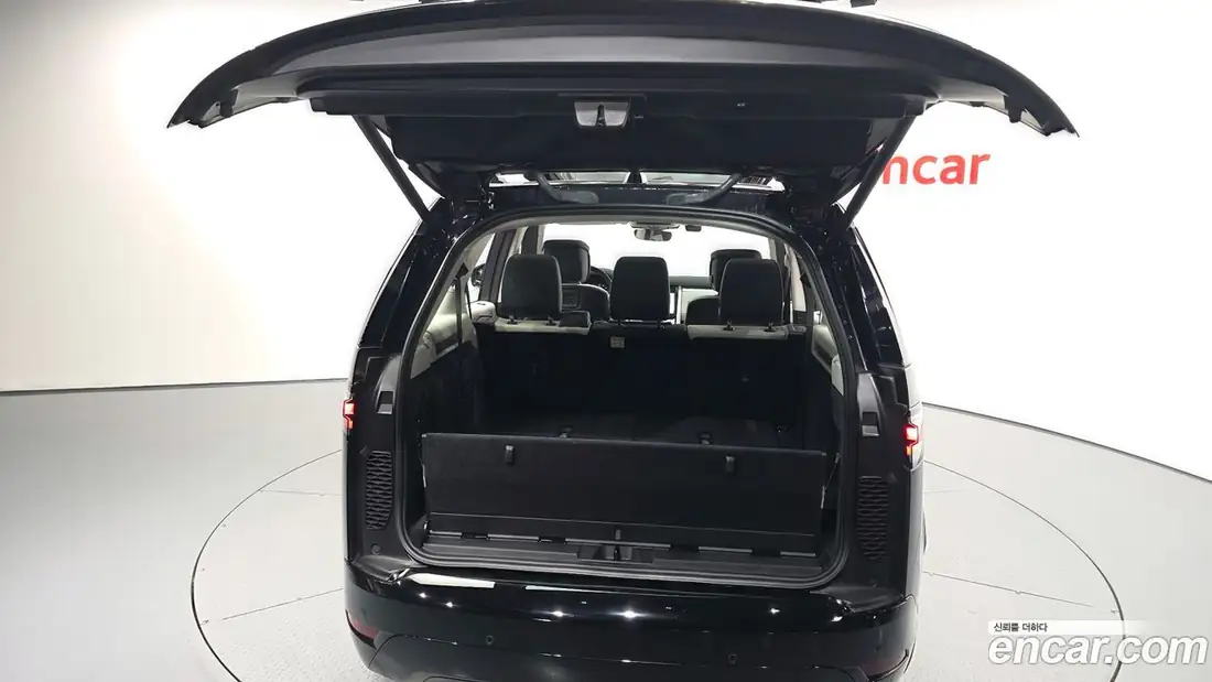 Land Rover Discovery 5 2025 фото 20