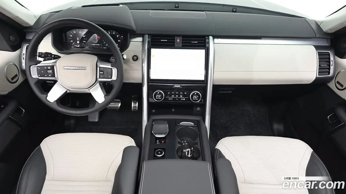 Land Rover Discovery 5 2025 фото 7
