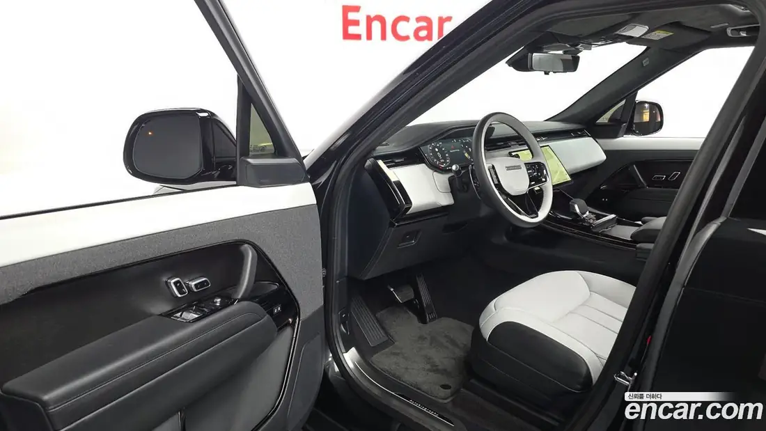 Land Rover Range Rover Sport 2026 фото 10