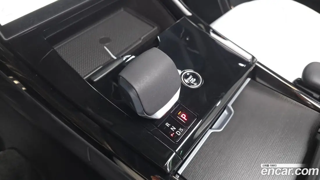 Land Rover Range Rover Sport 2026 фото 9
