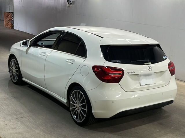 MERCEDES BENZ A CLASS 2016 фото 2