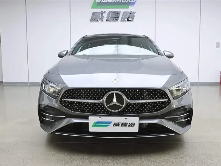 Mercedes-Benz A-Class A 180 2025 — импорт из Китая под ключ