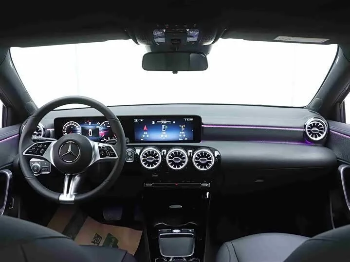 Mercedes-Benz A-Class A 180 2025 фото 10