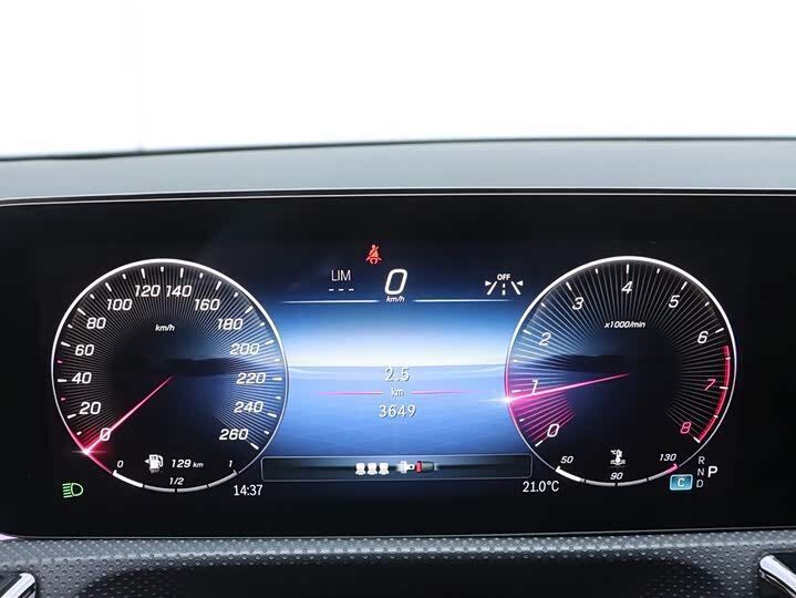 Mercedes-Benz A-Class A 180 2025 фото 4