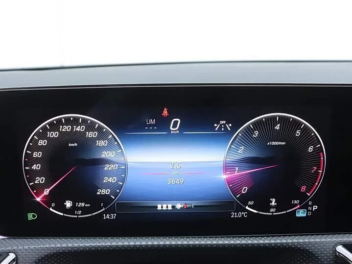 Mercedes-Benz A-Class A 180 2025 фото 4