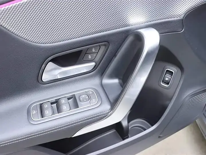 Mercedes-Benz A-Class A 180 2025 фото 5