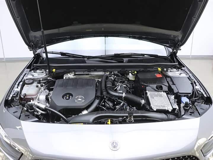 Mercedes-Benz A-Class A 180 2025 фото 6