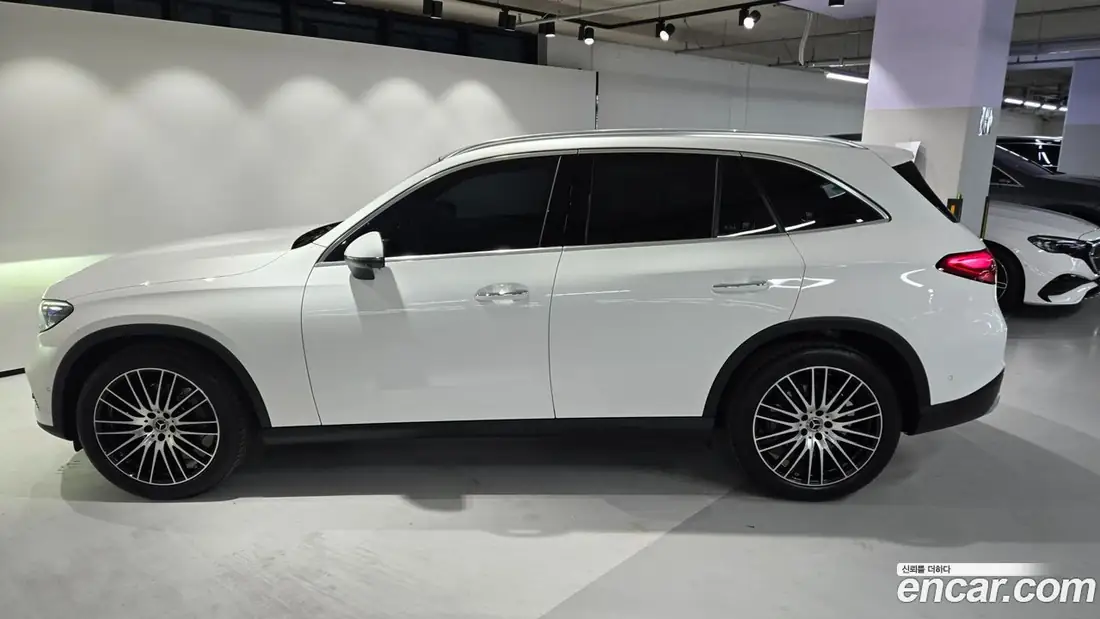 Mercedes-Benz GLC 300 4MATIC 2026 фото 8