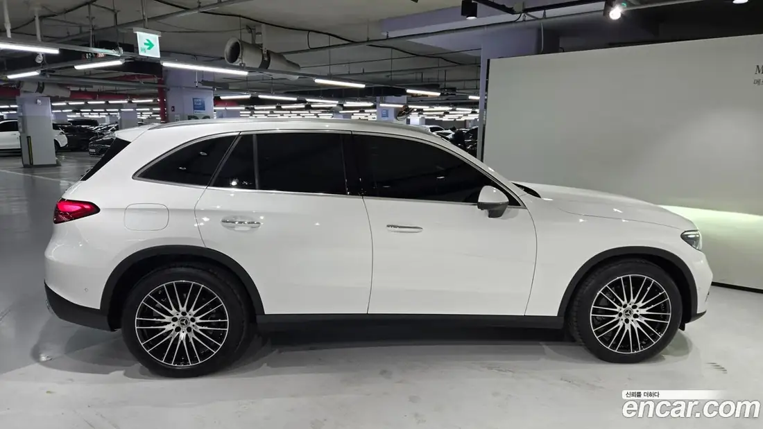 Mercedes-Benz GLC 300 4MATIC 2026 фото 9