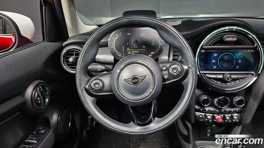 Mini Cooper 2021 фото 12