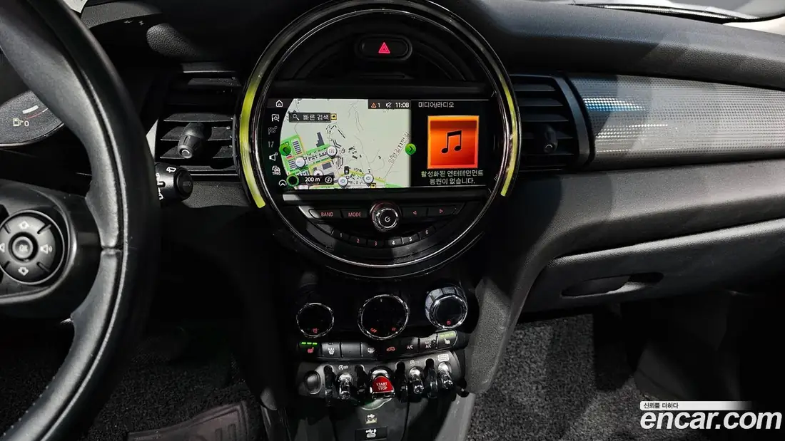 Mini Cooper 2021 фото 13