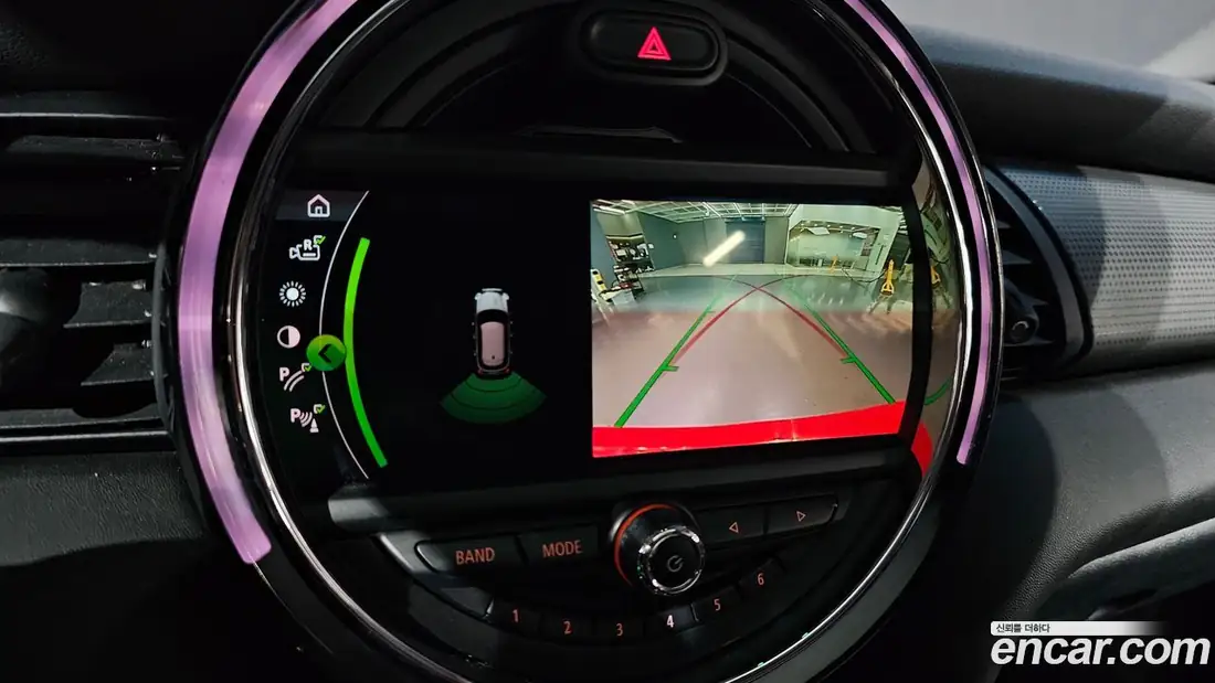 Mini Cooper 2021 фото 14