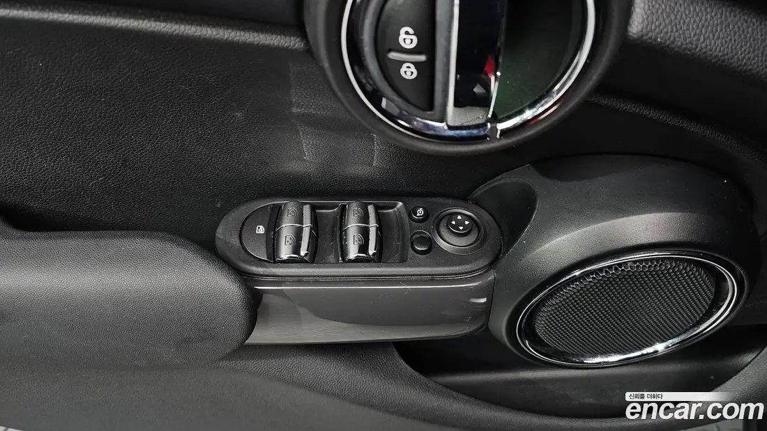 Mini Cooper 2021 фото 18