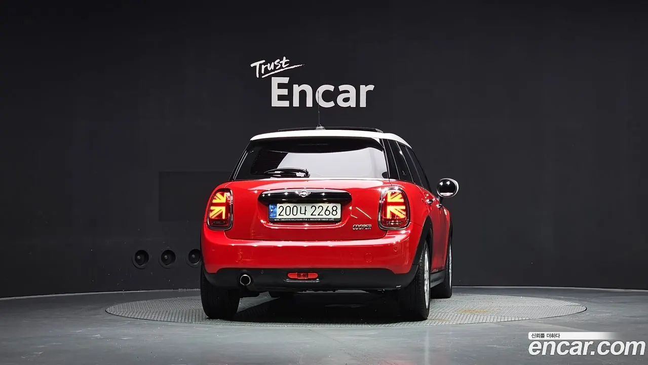 Mini Cooper 2021 фото 4