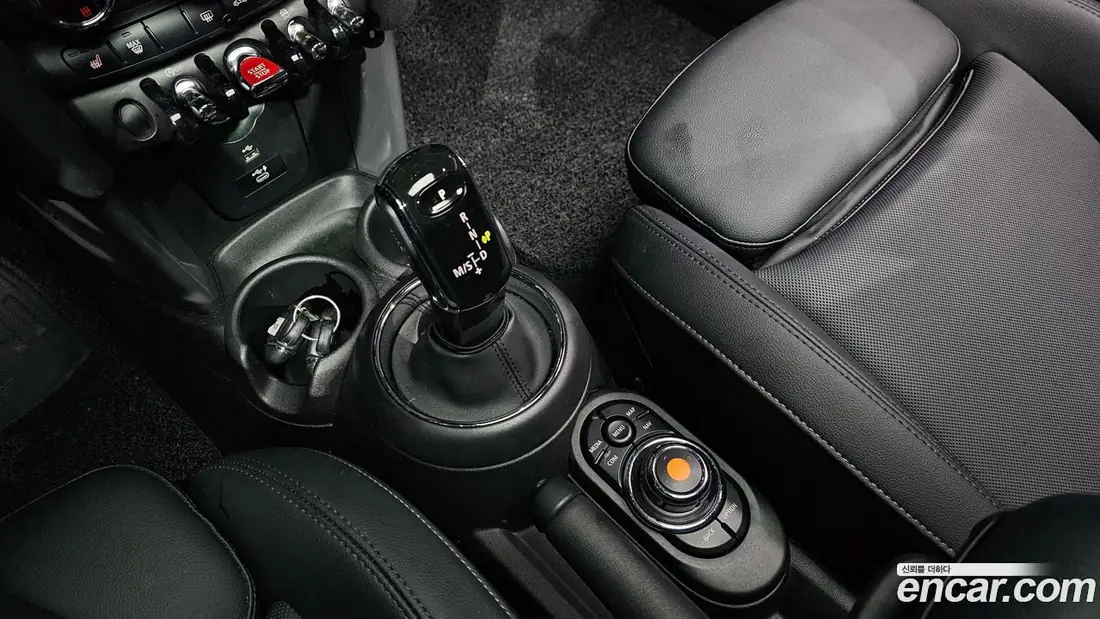 Mini Cooper 2021 фото 9