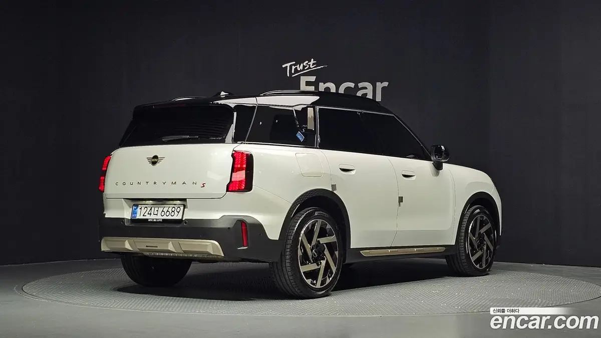 Mini Cooper S Countryman 2025 фото 2