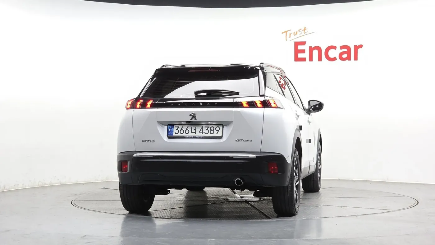 Peugeot 2008 2021 фото 4