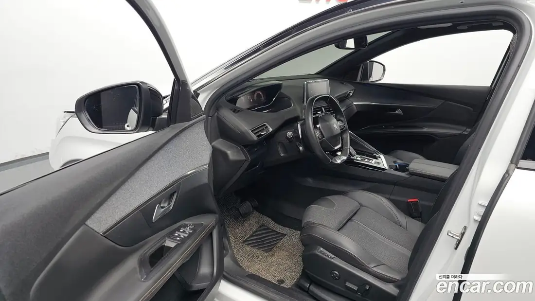 Peugeot 3008 2020 фото 10
