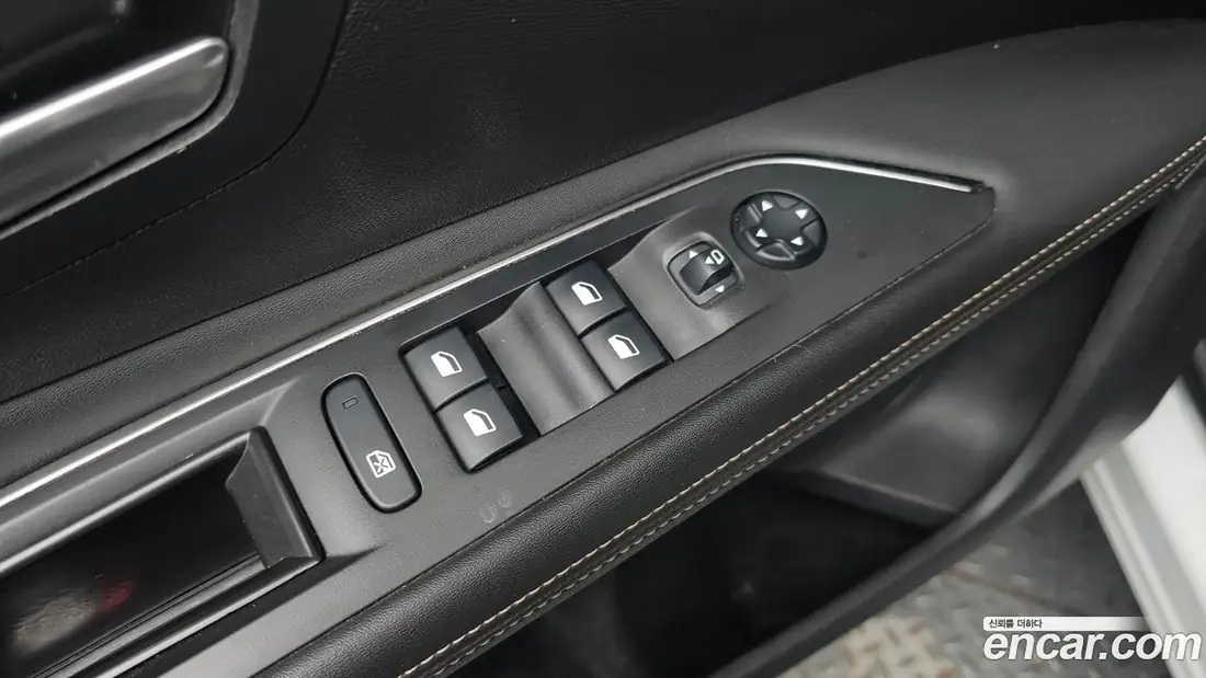 Peugeot 3008 2020 фото 20