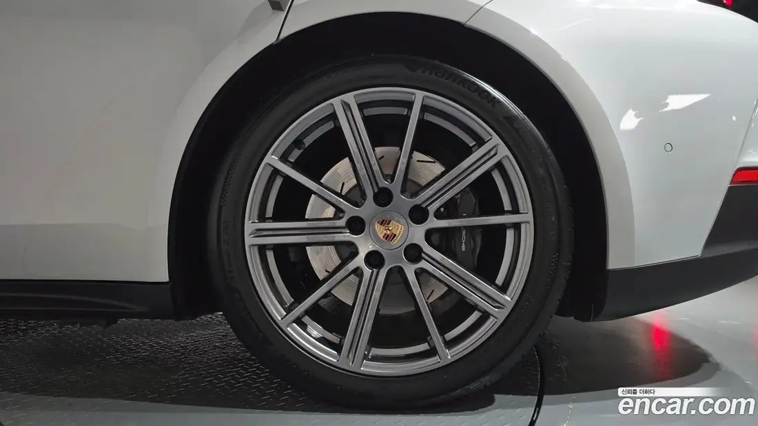 Porsche Panamera E-Hybrid 2025 фото 22