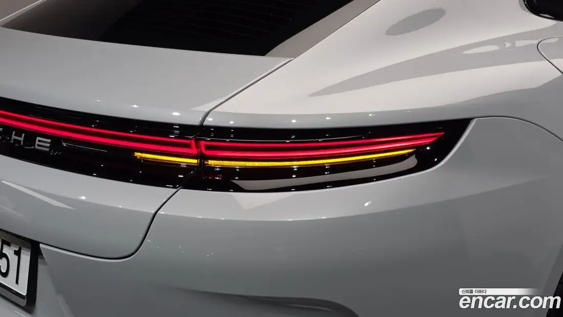 Porsche Panamera E-Hybrid 2025 фото 24