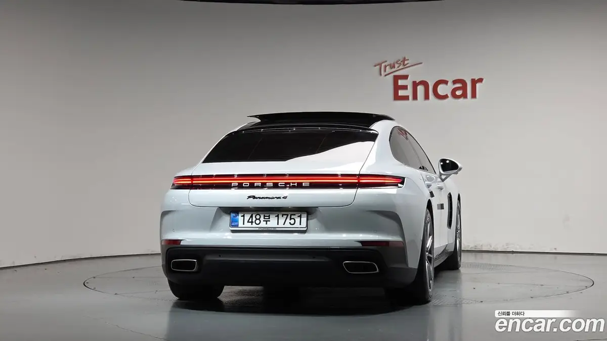 Porsche Panamera E-Hybrid 2025 фото 4