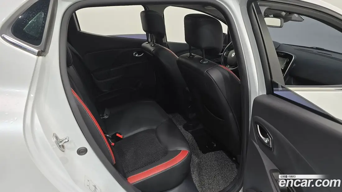 Renault Clio 2019 фото 11