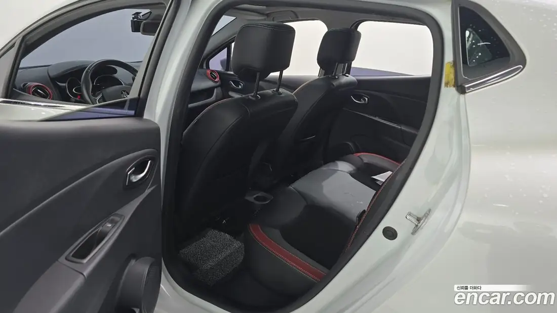 Renault Clio 2019 фото 12