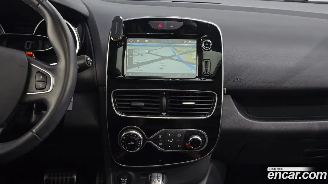Renault Clio 2019 фото 14
