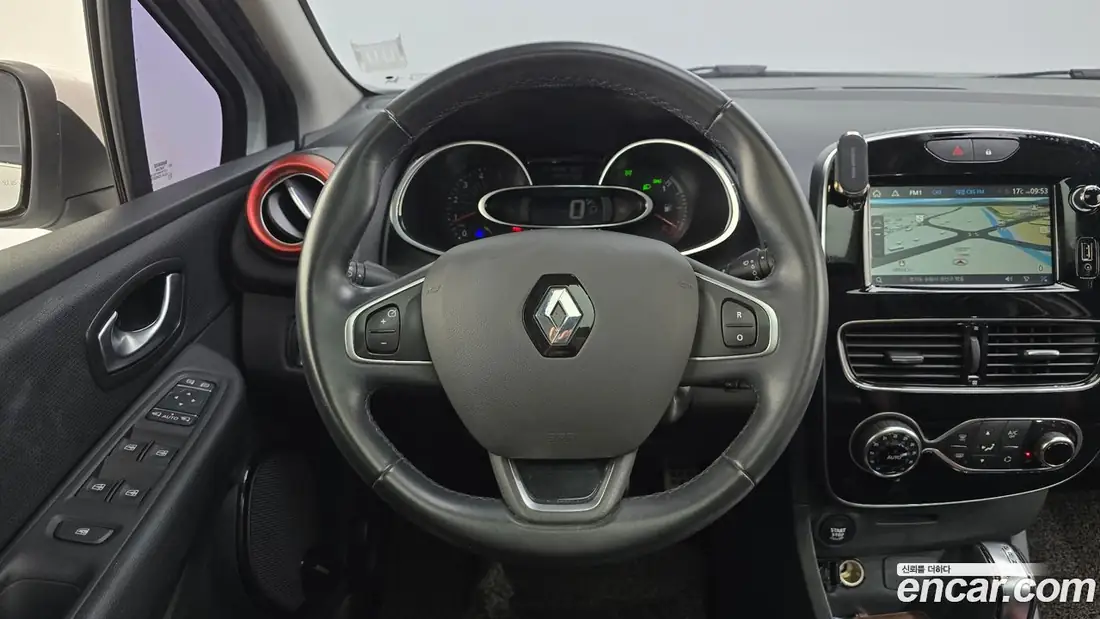 Renault Clio 2019 фото 15