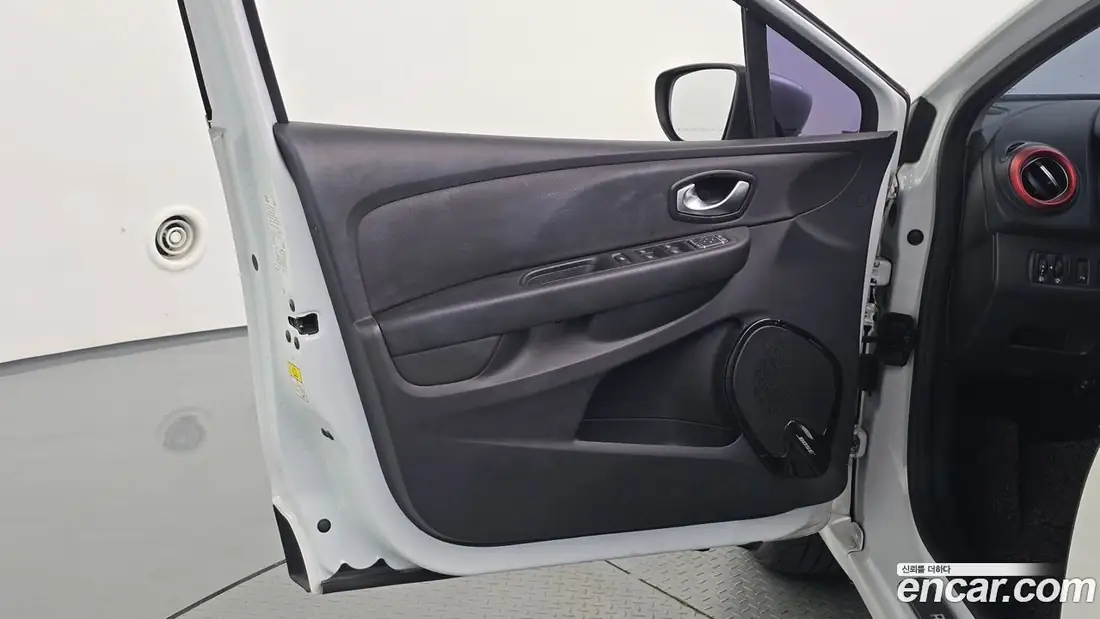Renault Clio 2019 фото 24