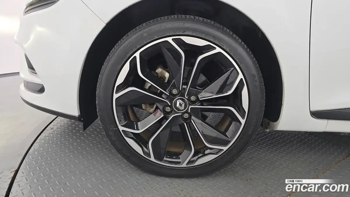 Renault Clio 2019 фото 5
