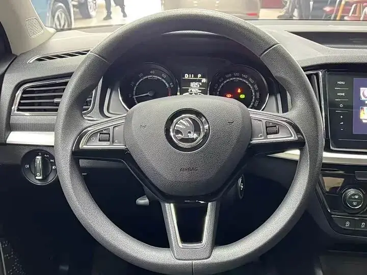 Skoda Komic 2022 1.5l Automatic Comfort 2022 фото 6