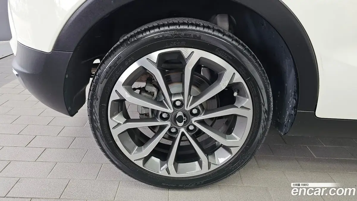SsangYong Tivoli Armor 2019 фото 5
