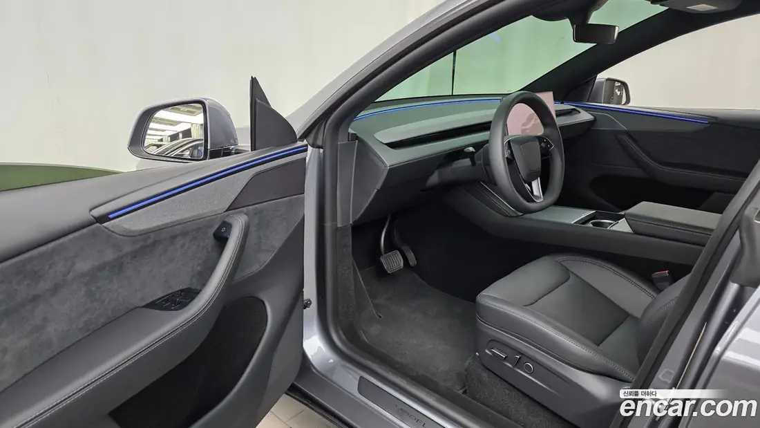 Tesla Model Y 2026 фото 10