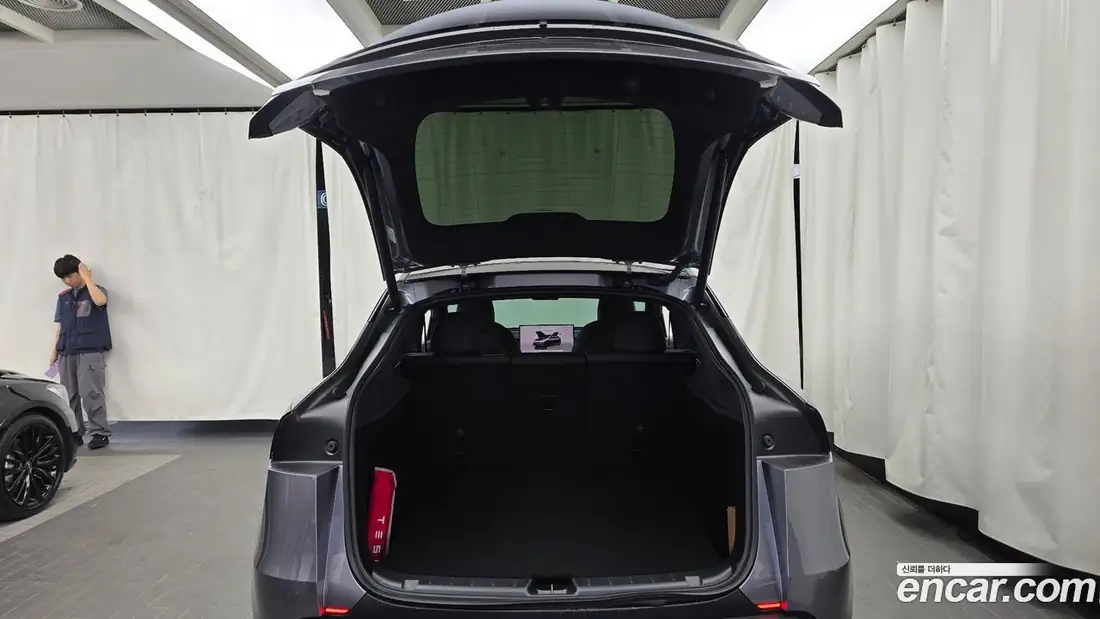 Tesla Model Y 2026 фото 20